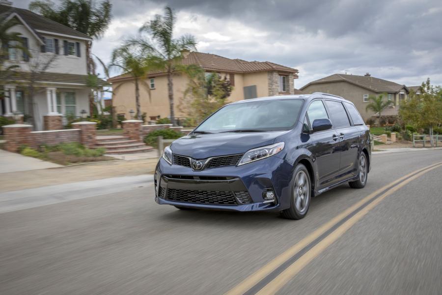  Toyota Sienna SE (XL30) 2017 года  (фото 25 из 34)